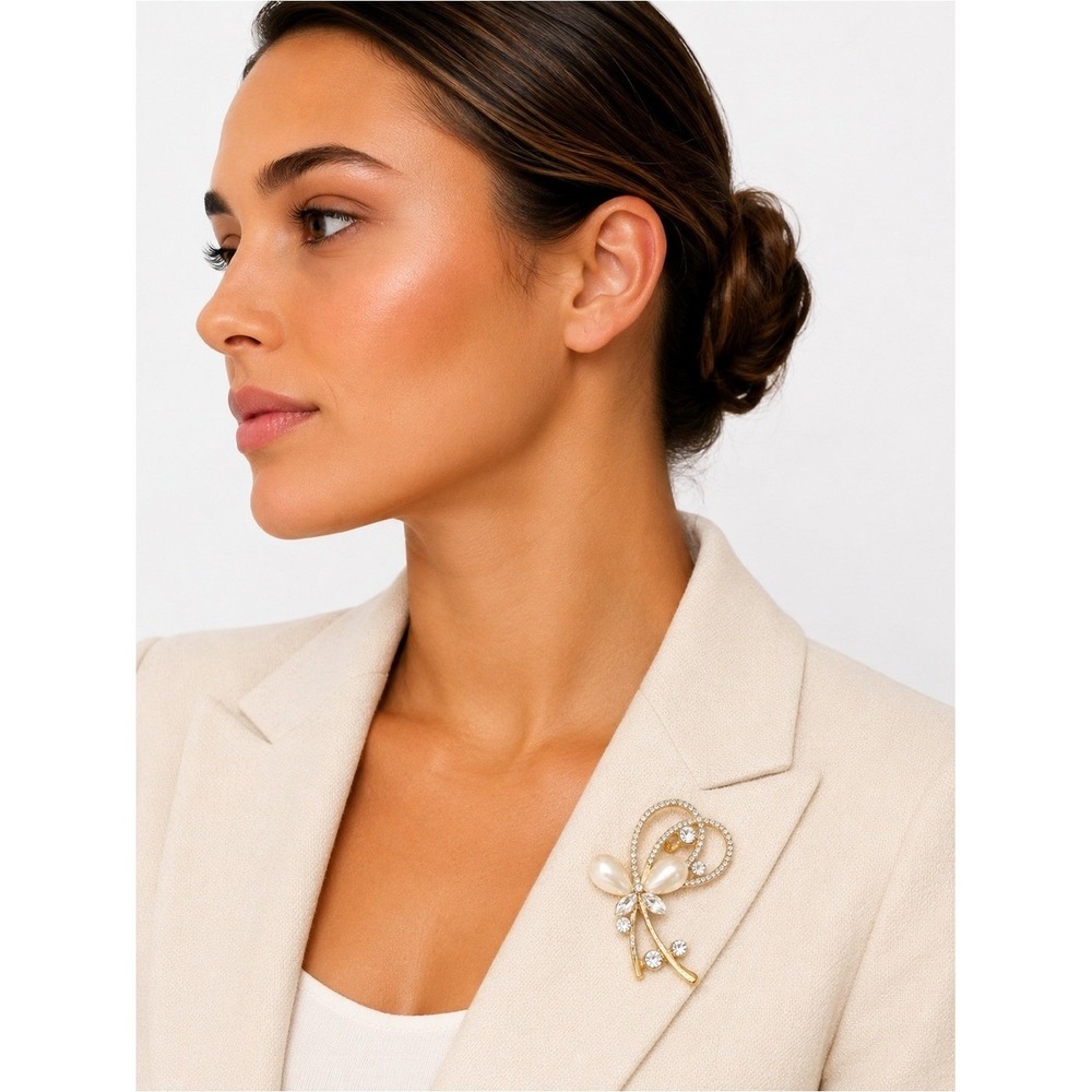 Elegant Pearl & Rhinestone Bow Brooch Pin Gold Tone Fashion Jewelry New